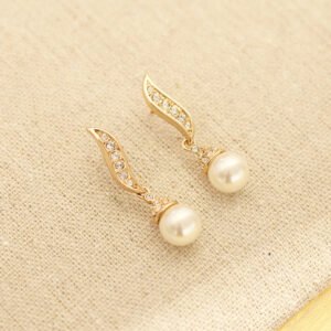 Classic Elegant Graceful Gold-plated Two-color Artificial Pearl Earrings